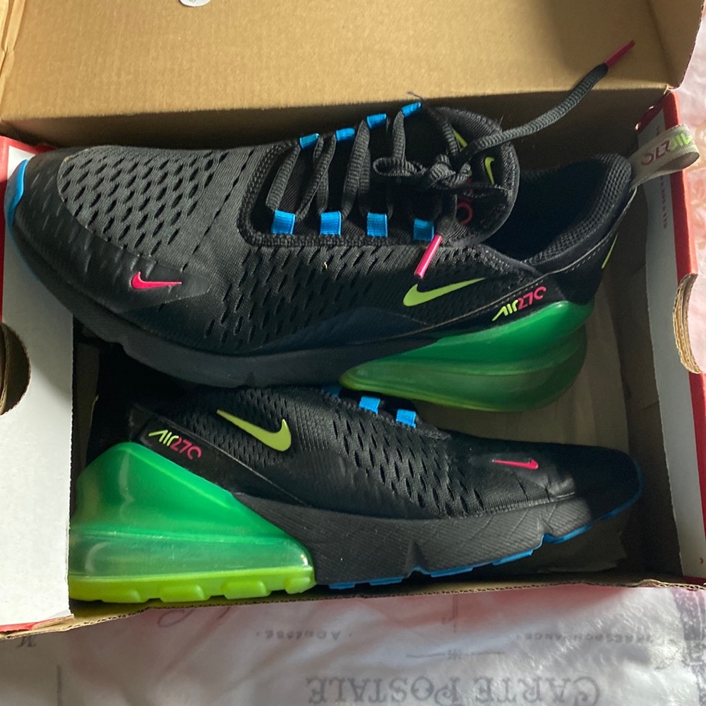 Nike 270’s